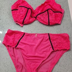 Ashley Graham Flirty Matching Key 🔑 & Lock 🔐 set 💝